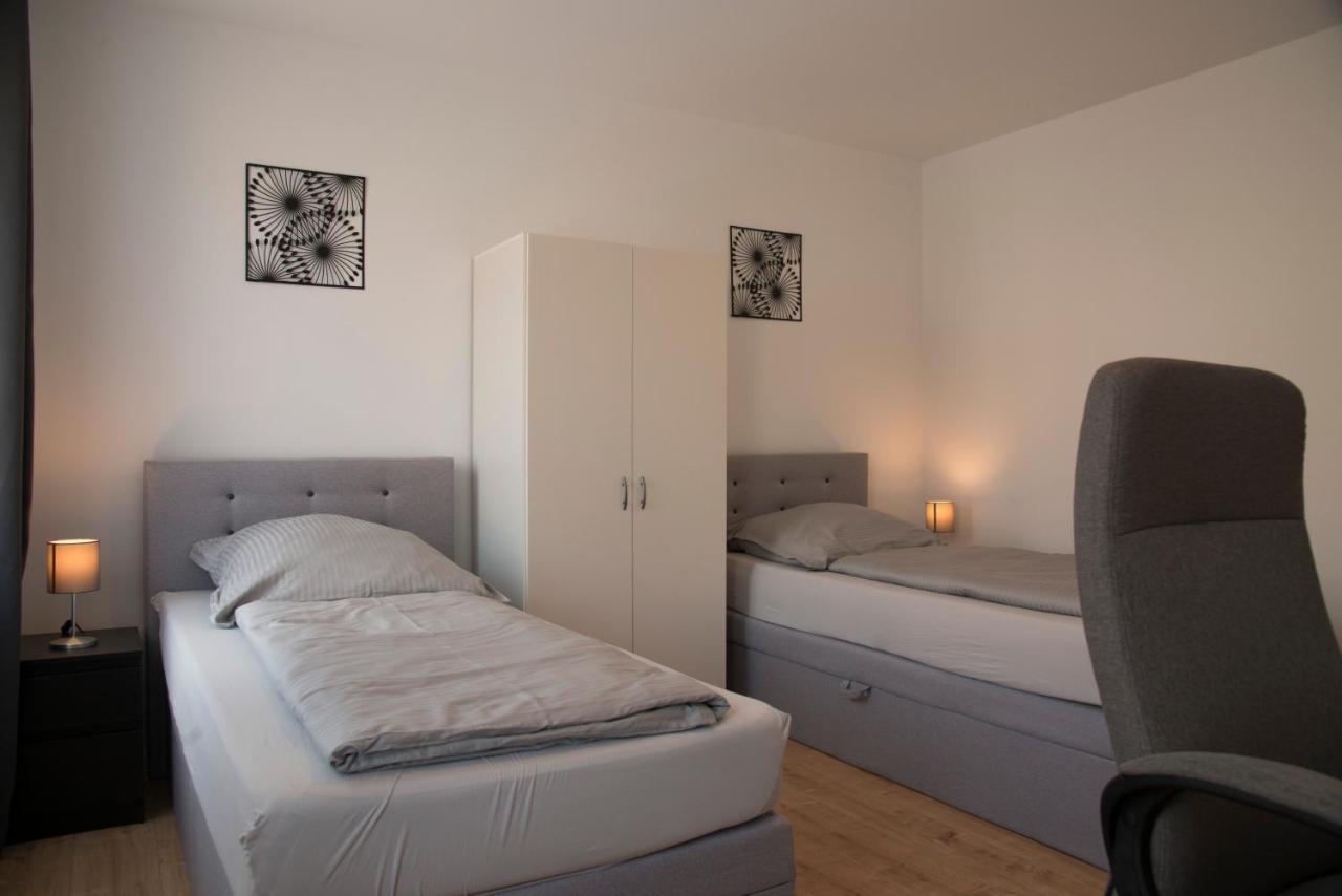 Schoene Grosse Ferienwohnung 79M2 Und 2 Baeder, Zentrumnah, 2Og Erfurt Extérieur photo
