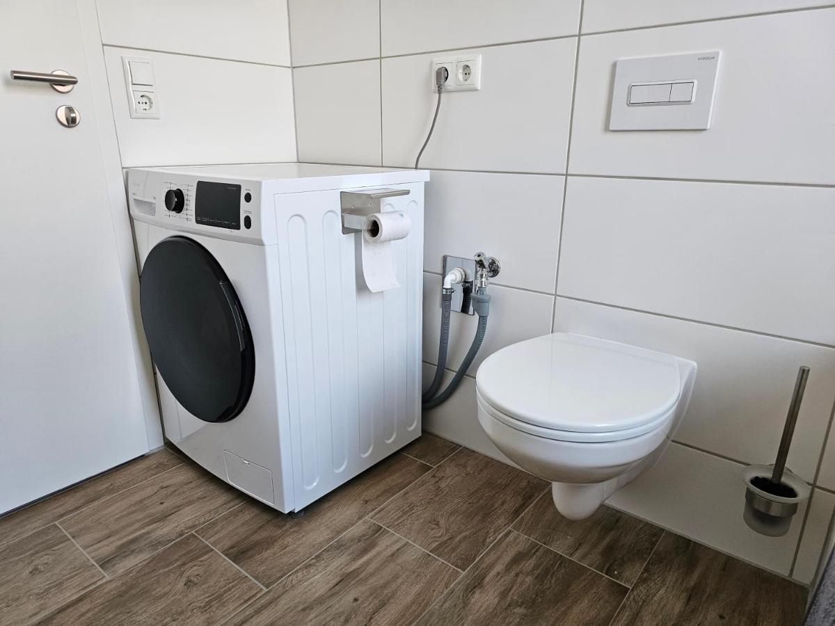Schoene Grosse Ferienwohnung 79M2 Und 2 Baeder, Zentrumnah, 2Og Erfurt Extérieur photo