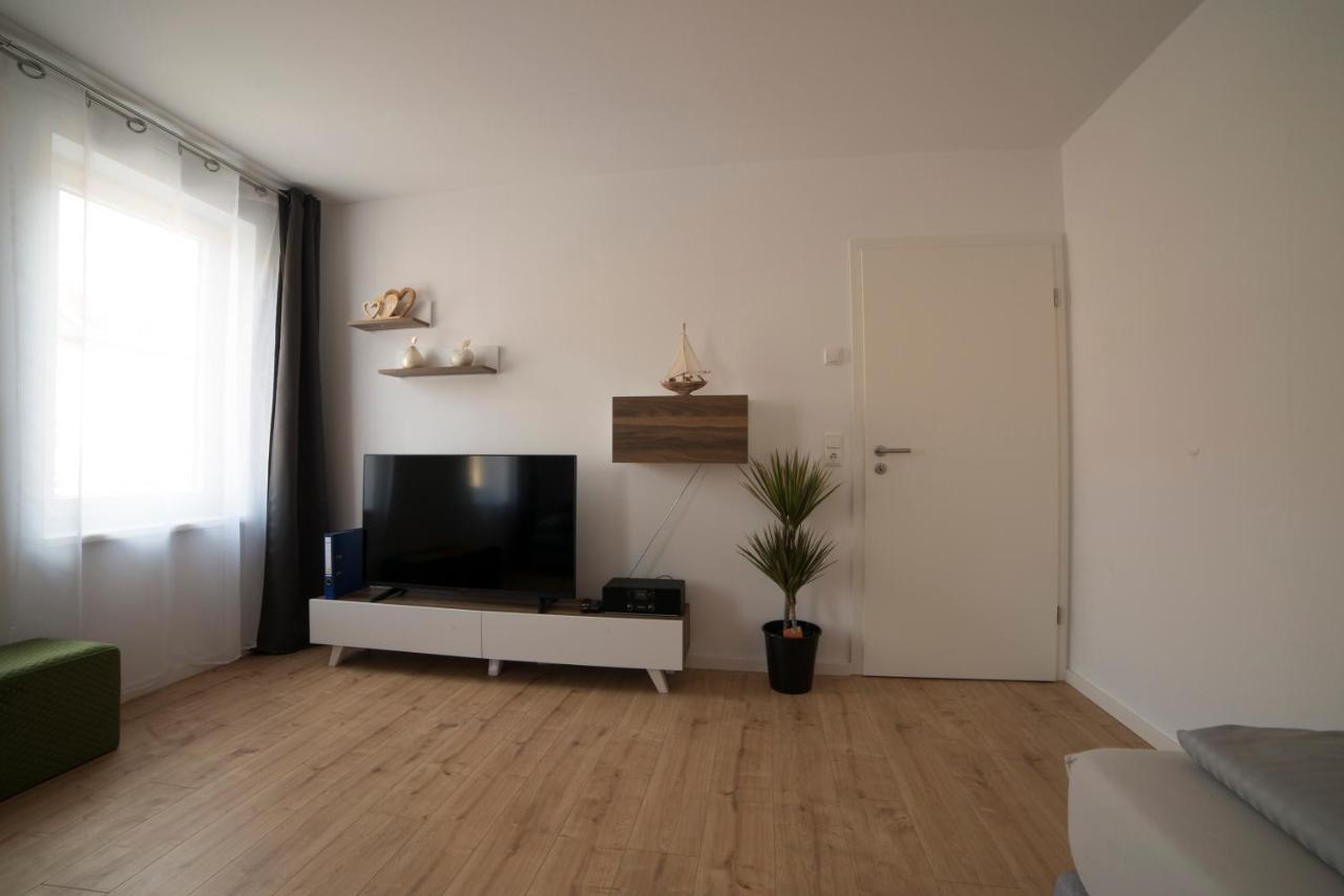 Schoene Grosse Ferienwohnung 79M2 Und 2 Baeder, Zentrumnah, 2Og Erfurt Extérieur photo