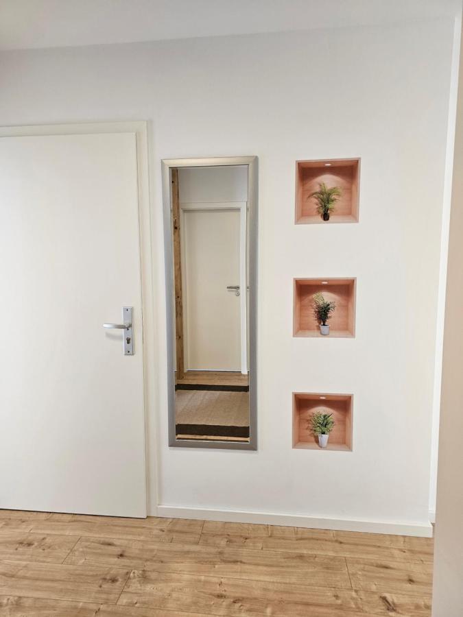 Schoene Grosse Ferienwohnung 79M2 Und 2 Baeder, Zentrumnah, 2Og Erfurt Extérieur photo