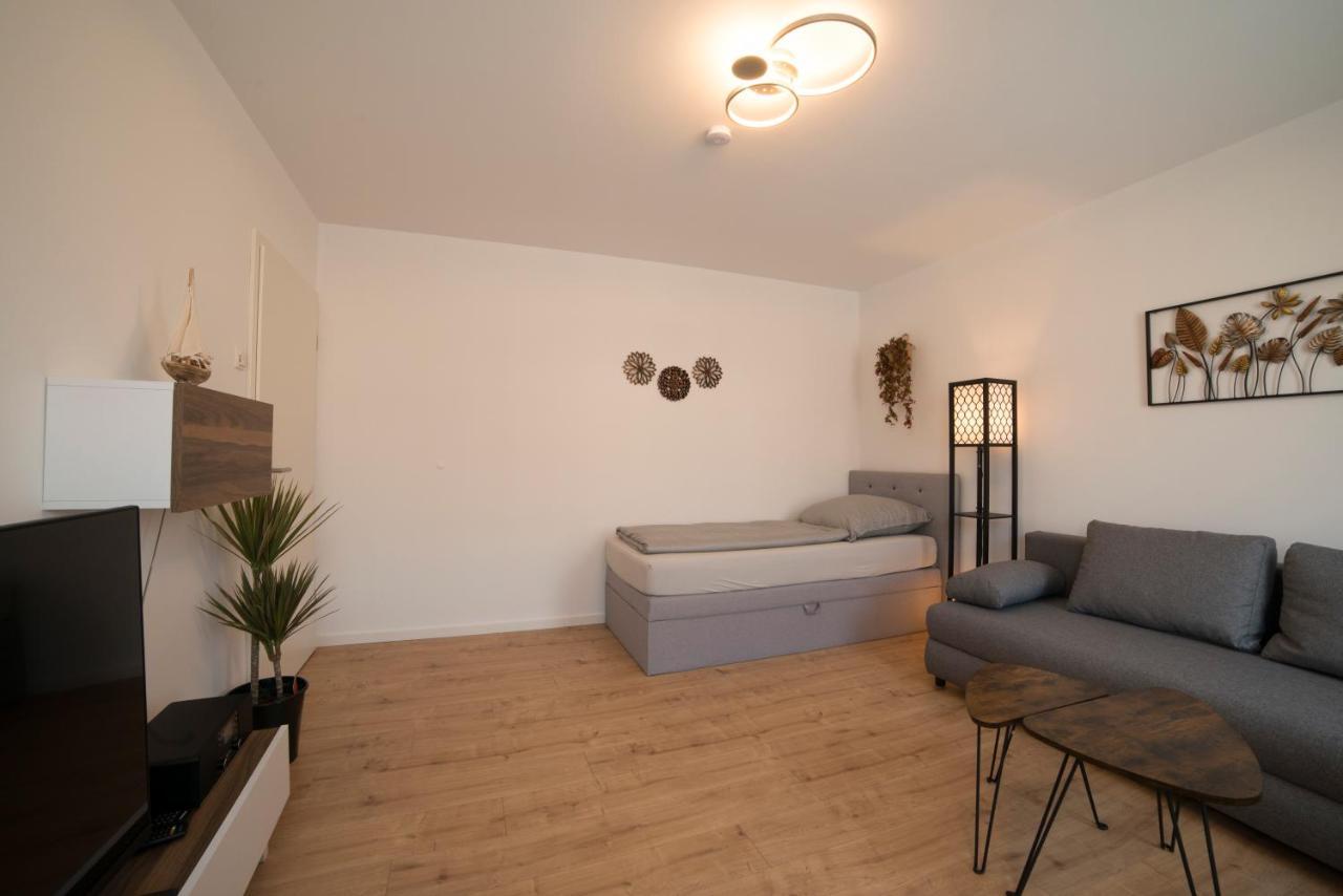 Schoene Grosse Ferienwohnung 79M2 Und 2 Baeder, Zentrumnah, 2Og Erfurt Extérieur photo
