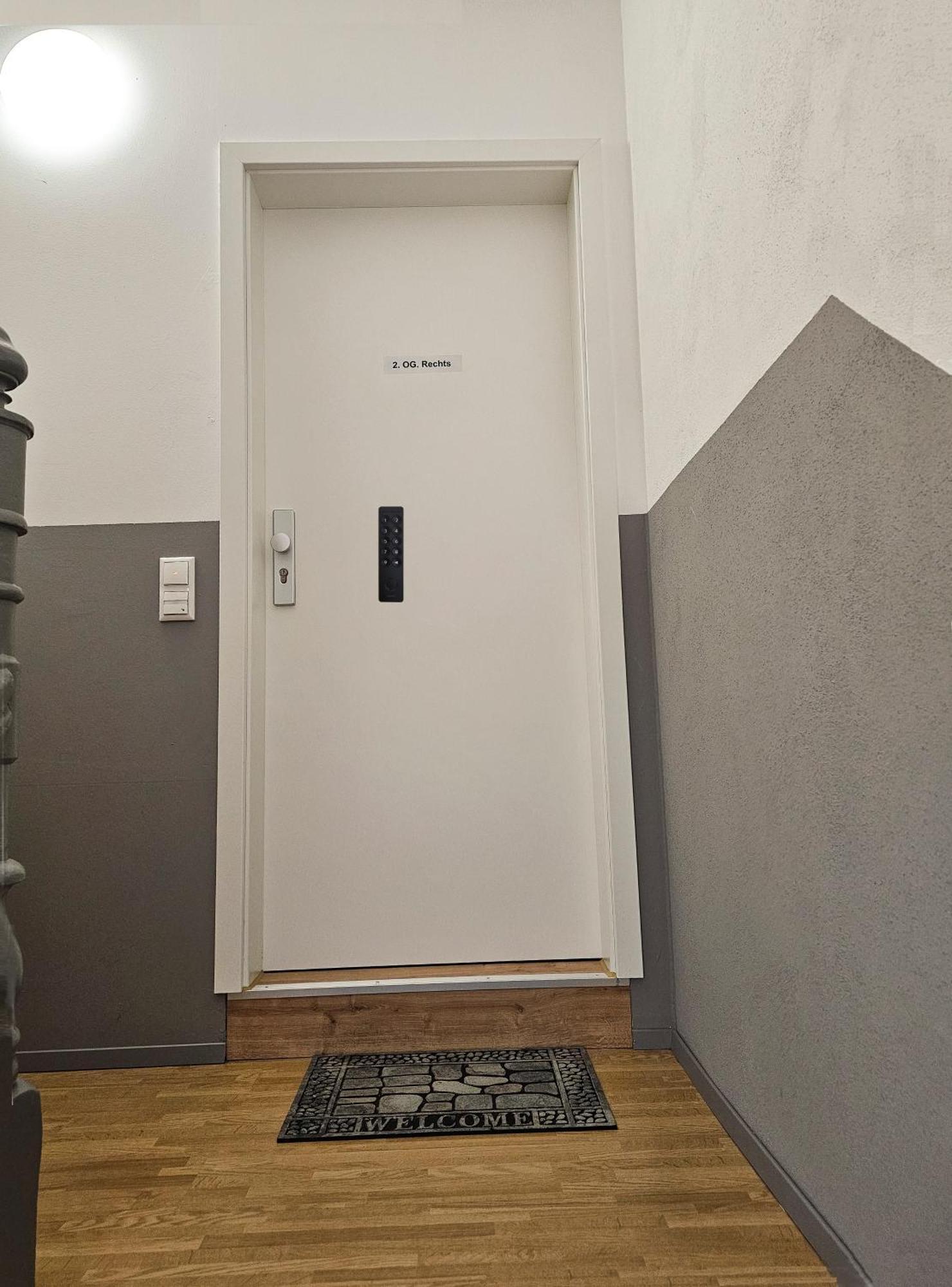 Schoene Grosse Ferienwohnung 79M2 Und 2 Baeder, Zentrumnah, 2Og Erfurt Extérieur photo